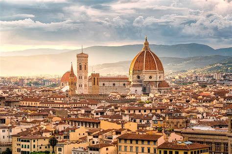 Mirroring the Grandeur of Florence: Exploring the City's Reflective Art